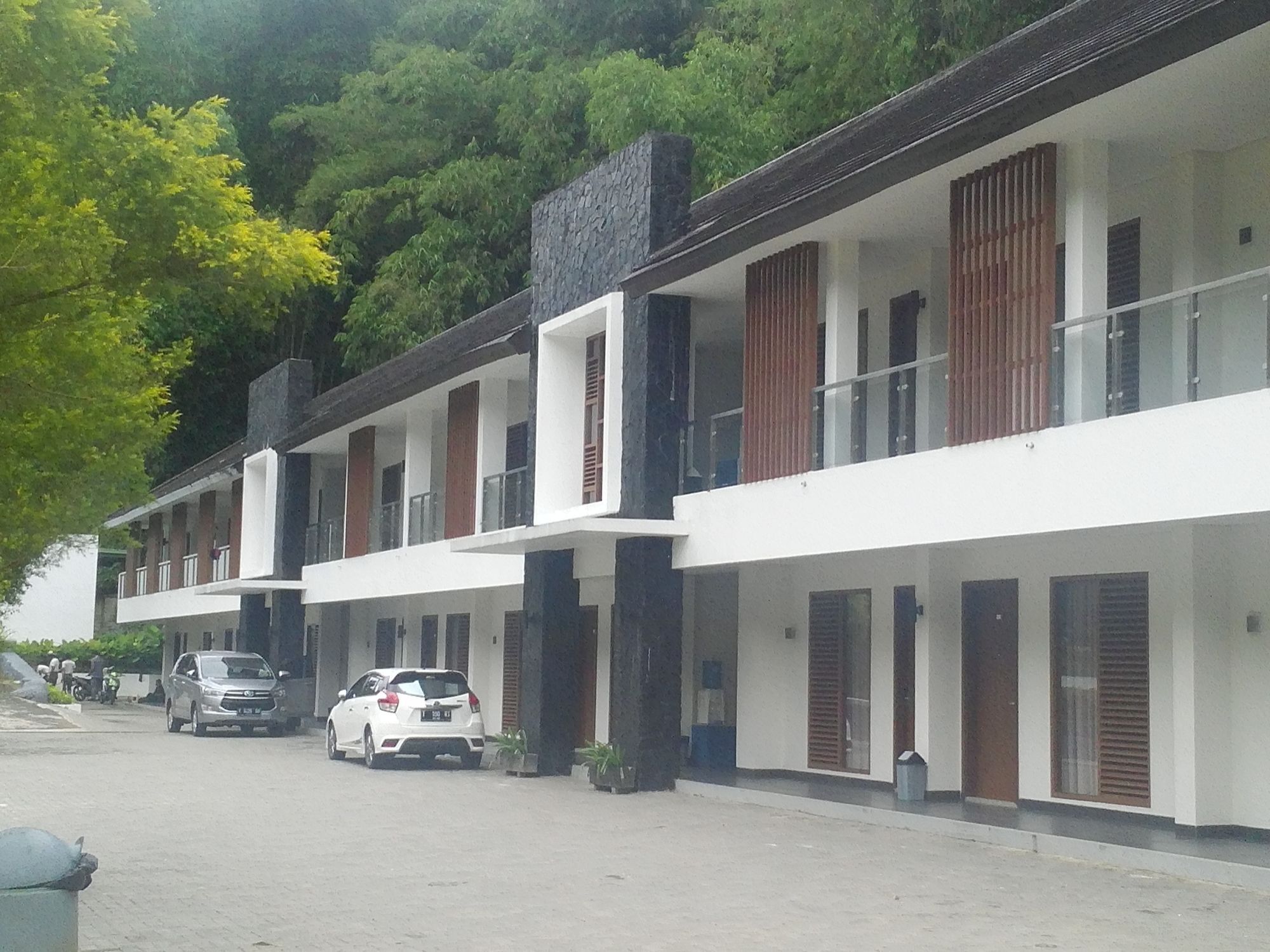 Zuri Resort Cipanas Puncak Buitenkant foto