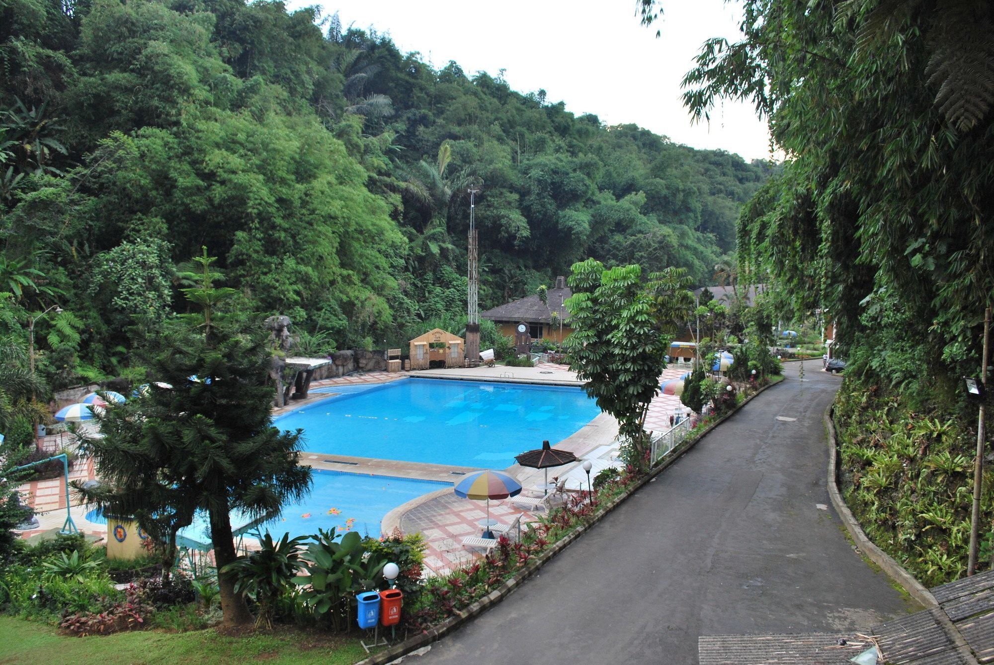 Zuri Resort Cipanas Puncak Buitenkant foto