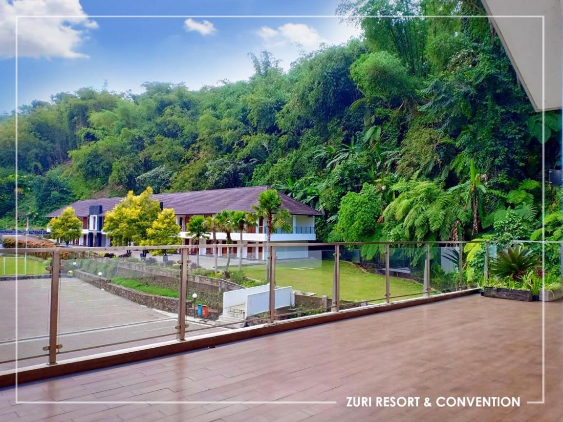 Zuri Resort Cipanas Puncak Buitenkant foto